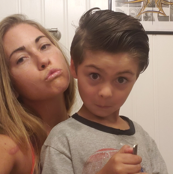 Meet your Posher, Kat - Picture 1 of 4